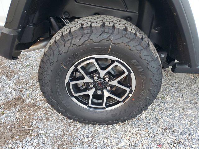 new 2025 Jeep Wrangler car, priced at $45,999