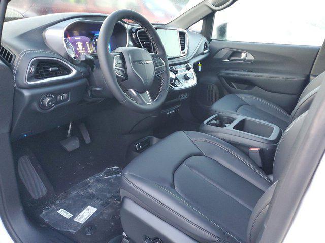 new 2025 Chrysler Pacifica car, priced at $41,725
