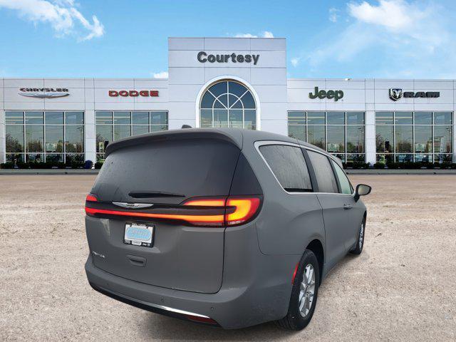 new 2025 Chrysler Pacifica car, priced at $39,535