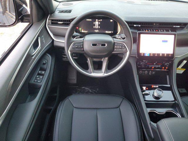 new 2025 Jeep Grand Cherokee car, priced at $40,995