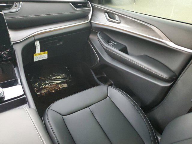 new 2025 Jeep Grand Cherokee car, priced at $45,810