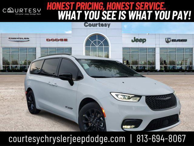 new 2025 Chrysler Pacifica car, priced at $43,650