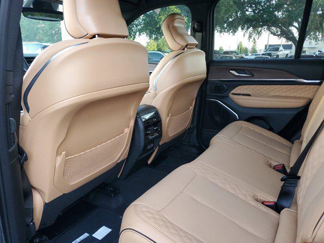 new 2025 Jeep Grand Cherokee car, priced at $53,555