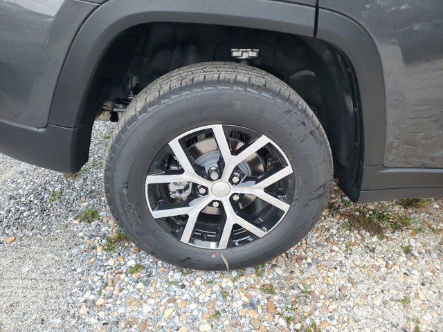 new 2025 Jeep Grand Cherokee car, priced at $38,745