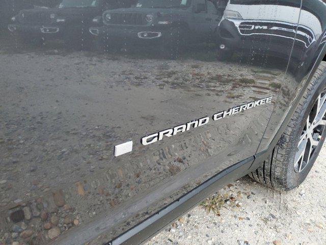 new 2025 Jeep Grand Cherokee car, priced at $38,745