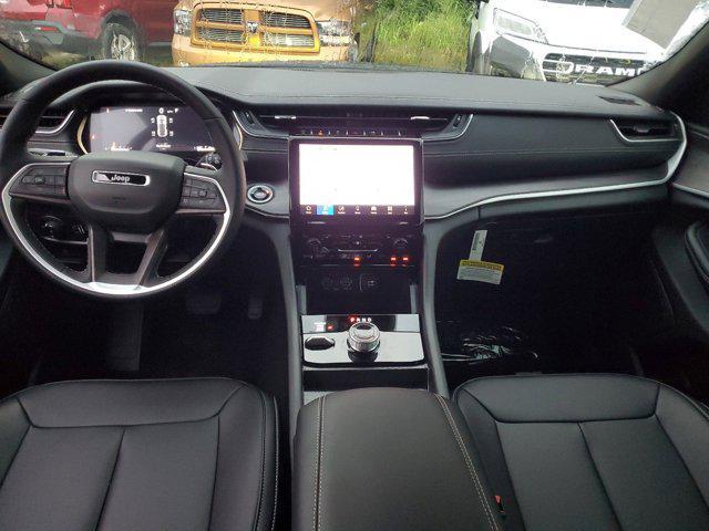 new 2025 Jeep Grand Cherokee car, priced at $38,745