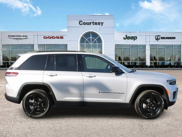 new 2025 Jeep Grand Cherokee car, priced at $41,675