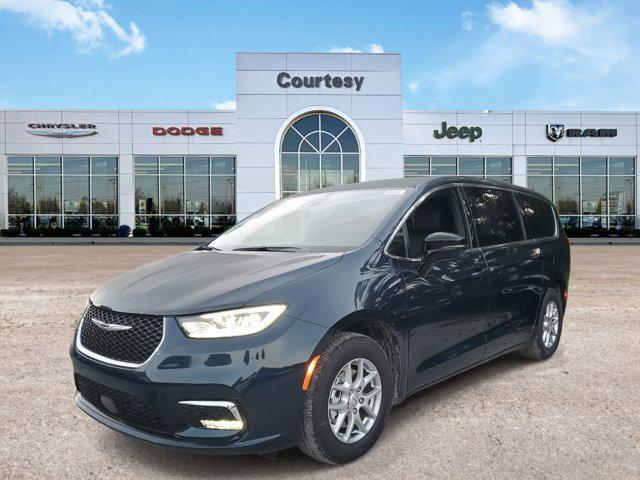 new 2025 Chrysler Pacifica car, priced at $38,999