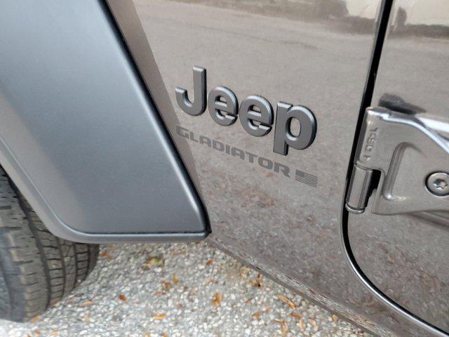 new 2024 Jeep Gladiator car, priced at $37,993