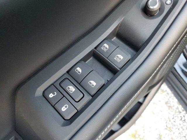 new 2025 Jeep Grand Cherokee car, priced at $40,995