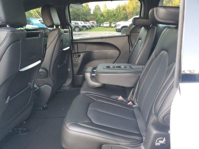 new 2025 Chrysler Pacifica car, priced at $43,999