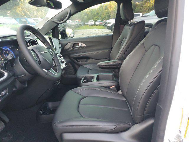 new 2025 Chrysler Pacifica car, priced at $43,999