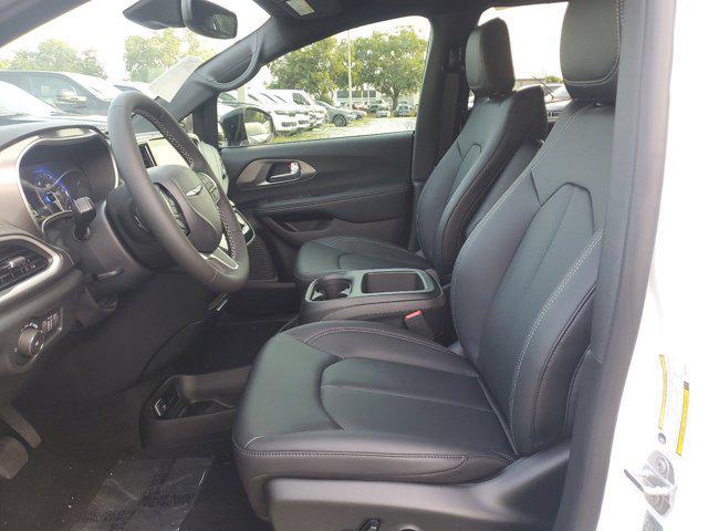 new 2025 Chrysler Pacifica car, priced at $44,720