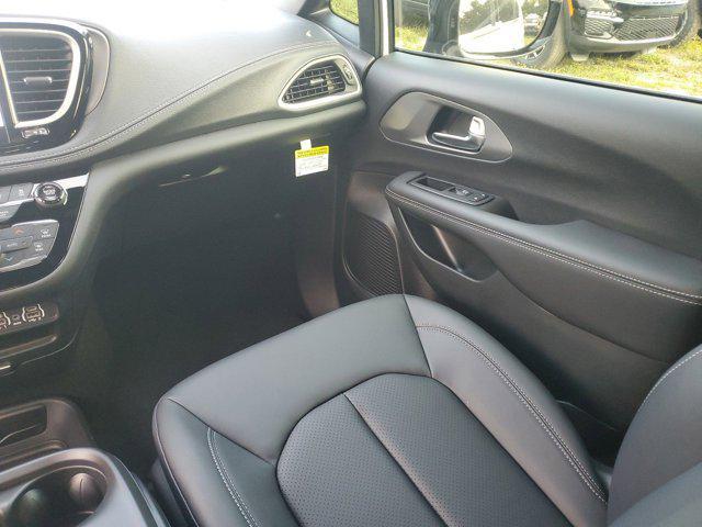 new 2025 Chrysler Pacifica car, priced at $44,720