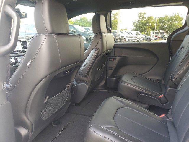 new 2025 Chrysler Pacifica car, priced at $44,720