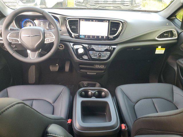 new 2025 Chrysler Pacifica car, priced at $44,720