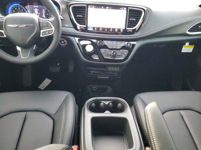 new 2025 Chrysler Pacifica car, priced at $46,865