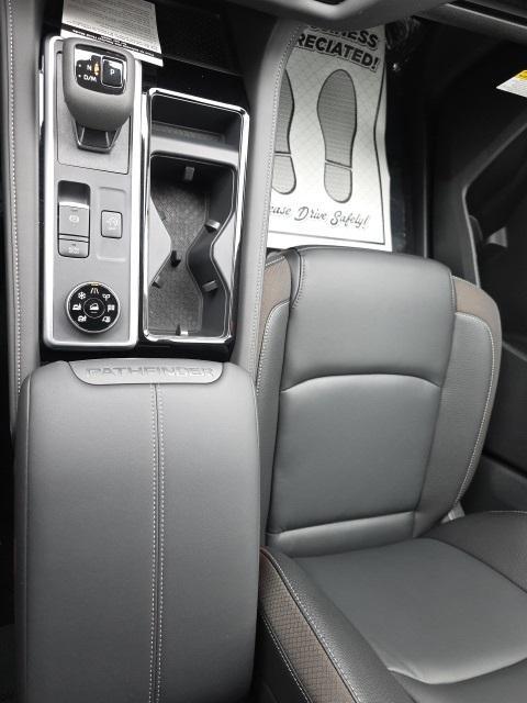 new 2025 Nissan Pathfinder car, priced at $39,580