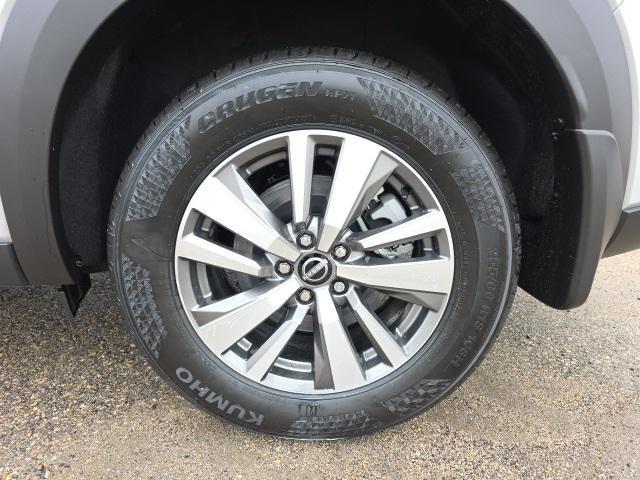 new 2025 Nissan Pathfinder car, priced at $39,580