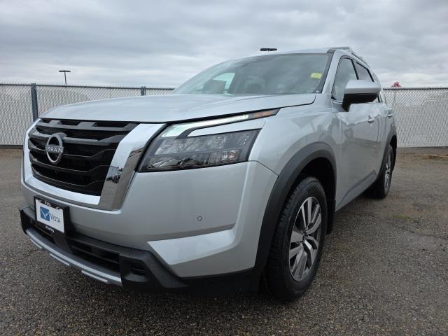 new 2025 Nissan Pathfinder car, priced at $39,580