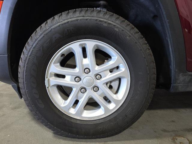 used 2025 Jeep Grand Cherokee car, priced at $34,792