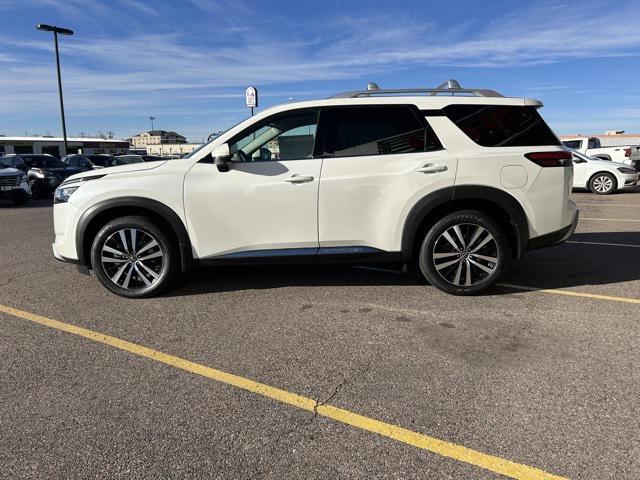 new 2024 Nissan Pathfinder car, priced at $47,183