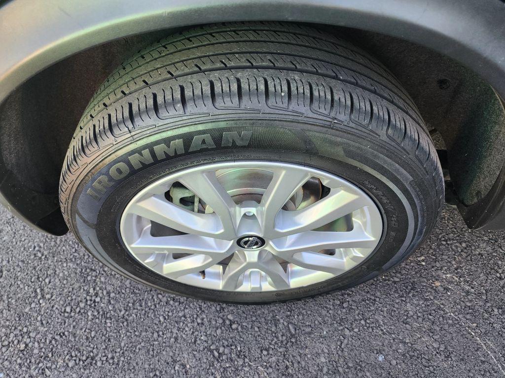 used 2020 Nissan Rogue Sport car, priced at $15,990