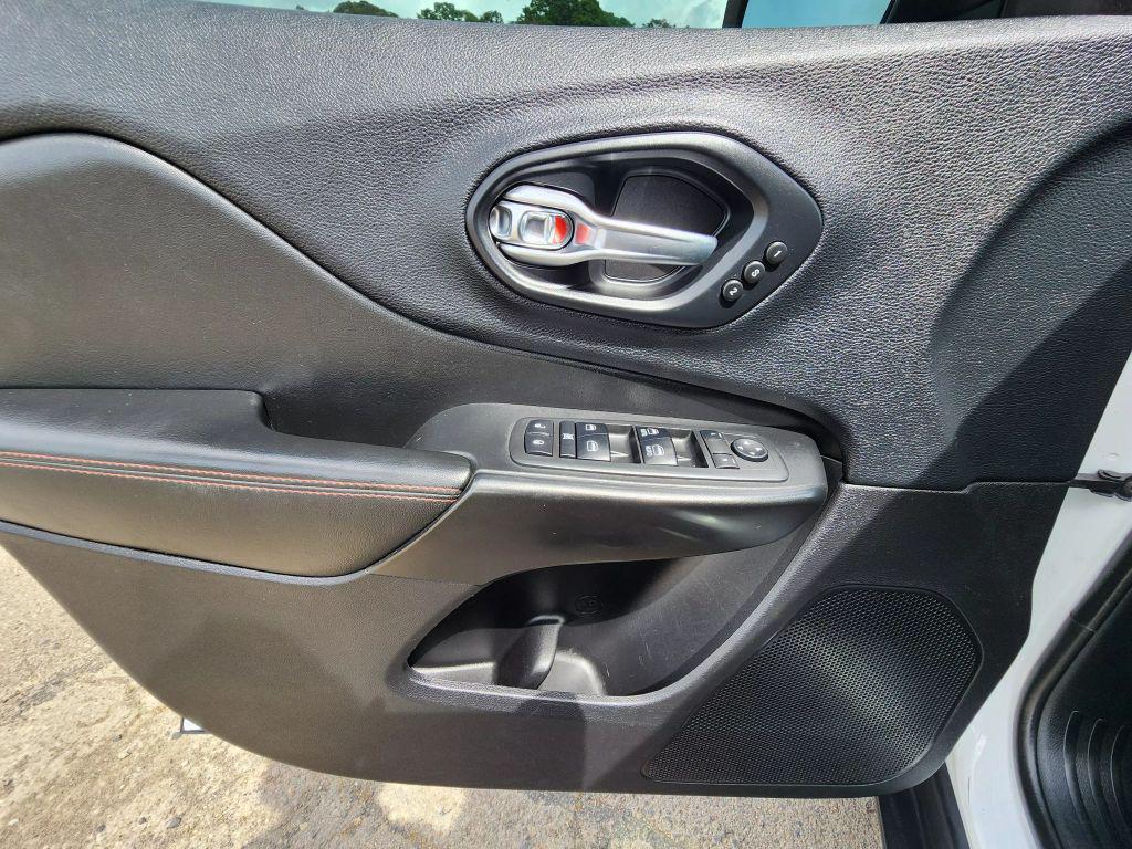 used 2019 Jeep Cherokee car, priced at $12,490
