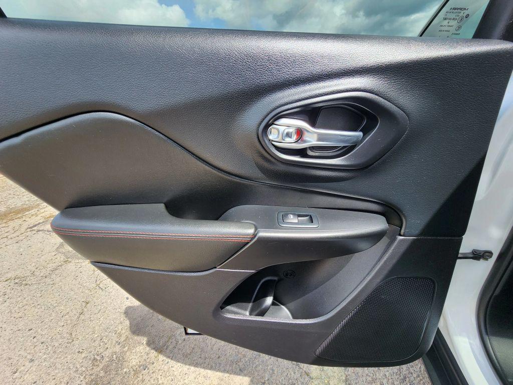 used 2019 Jeep Cherokee car, priced at $13,990