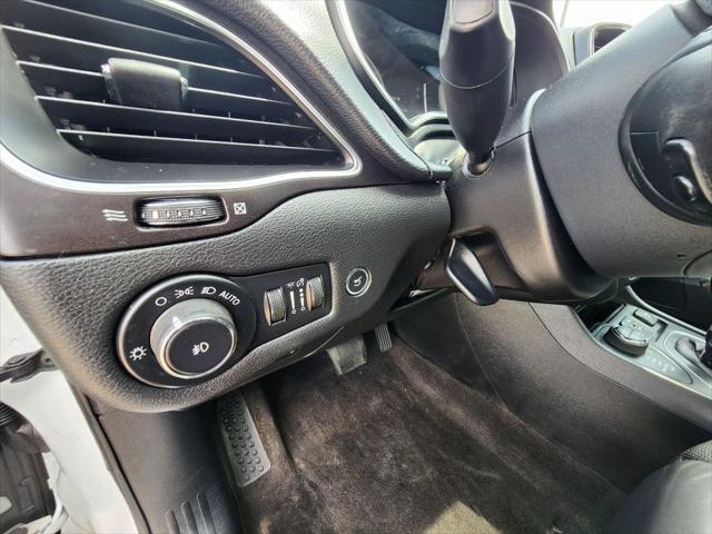 used 2019 Jeep Cherokee car, priced at $14,490