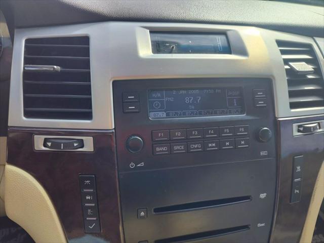 used 2007 Cadillac Escalade car, priced at $7,490