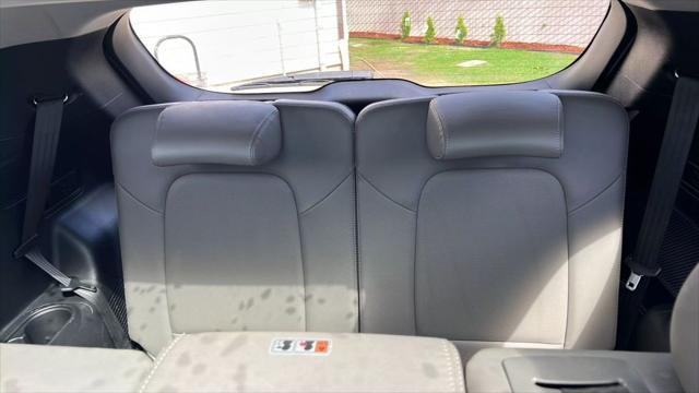used 2015 Hyundai Santa Fe car, priced at $10,490