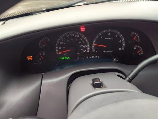 used 2001 Ford Expedition car, priced at $3,990