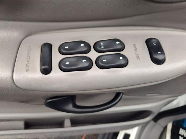 used 2001 Ford Expedition car, priced at $3,990