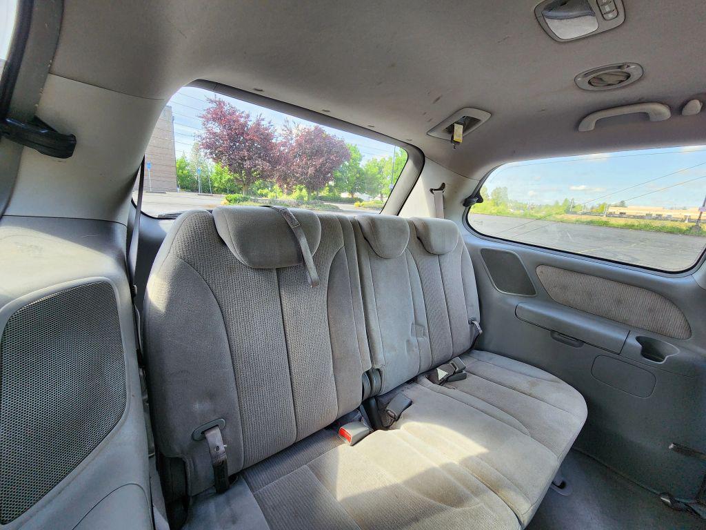 used 2006 Kia Sedona car, priced at $3,990