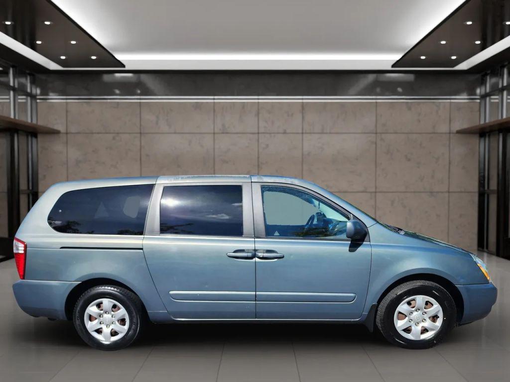 used 2006 Kia Sedona car, priced at $3,990