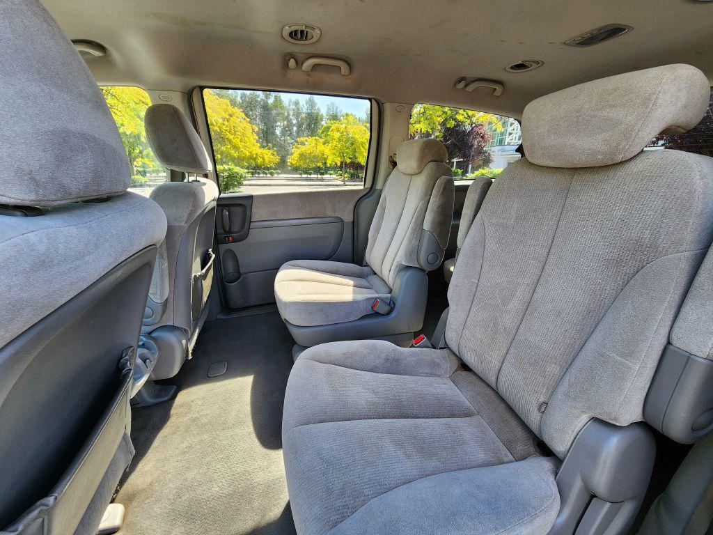 used 2006 Kia Sedona car, priced at $3,990