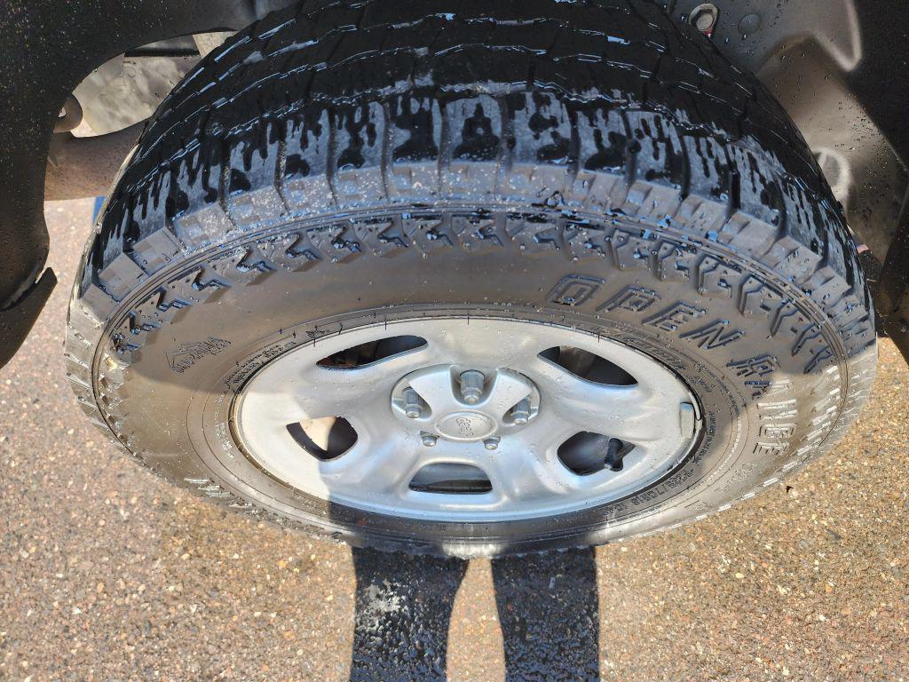 used 2006 Jeep Liberty car, priced at $3,495