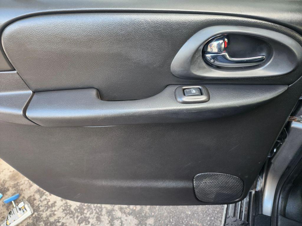 used 2005 Chevrolet TrailBlazer EXT car, priced at $6,990