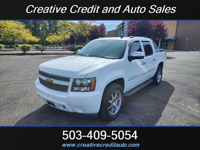 used 2009 Chevrolet Avalanche car, priced at $10,998