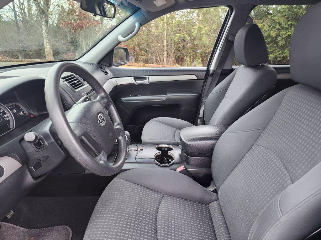 used 2009 Kia Borrego car, priced at $4,995