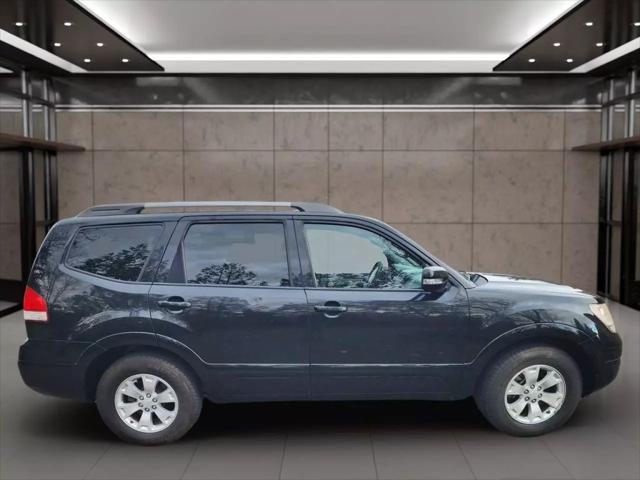 used 2009 Kia Borrego car, priced at $5,495