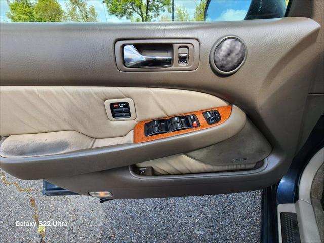 used 2004 Acura RL car, priced at $2,995