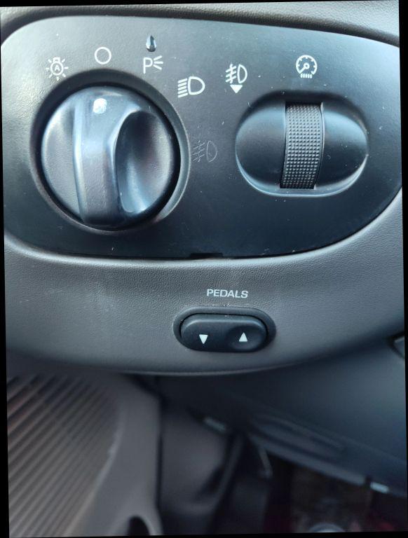 used 2001 Ford F-150 car, priced at $5,895