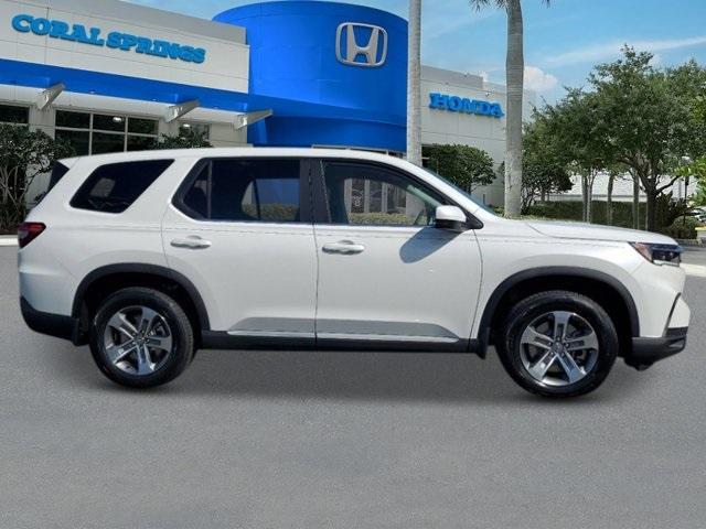 new 2025 Honda Pilot car, priced at $46,080