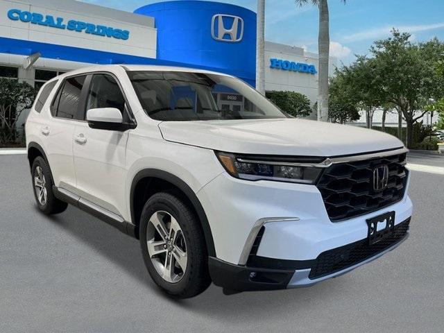 new 2025 Honda Pilot car, priced at $47,450