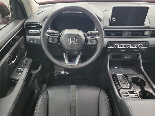 used 2025 Honda Pilot car, priced at $39,590