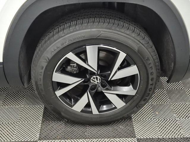used 2023 Volkswagen Atlas Cross Sport car, priced at $22,290