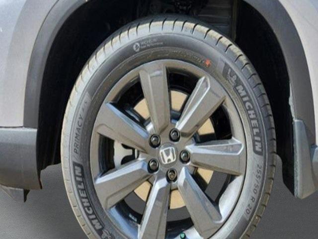 new 2025 Honda Pilot car, priced at $44,480