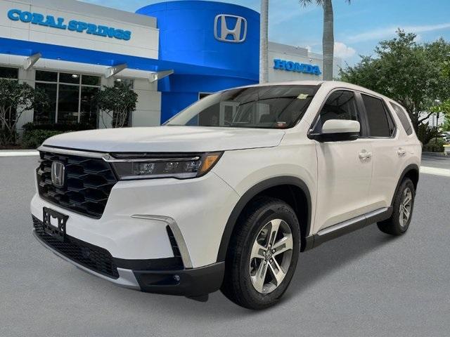 new 2025 Honda Pilot car, priced at $48,180